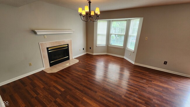 Building Photo - 15033 Oak Rd