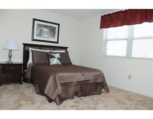 Foto del edificio - 3 Village Ln