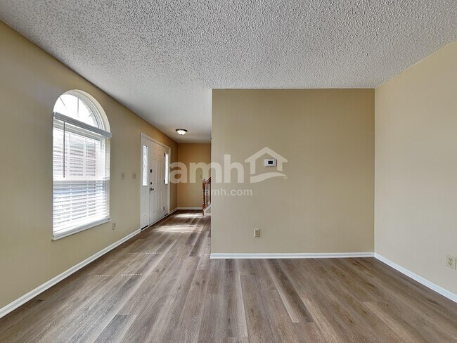Foto del edificio - 4086 Autumn Hill Ln