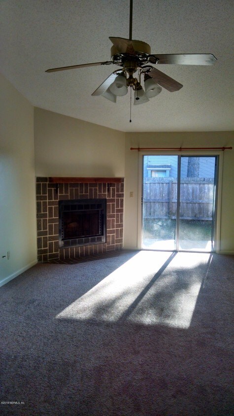 Primary Photo - 1456 Gifford Ave