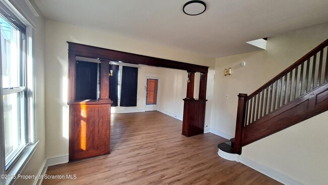 Foto del edificio - 909 Linden St