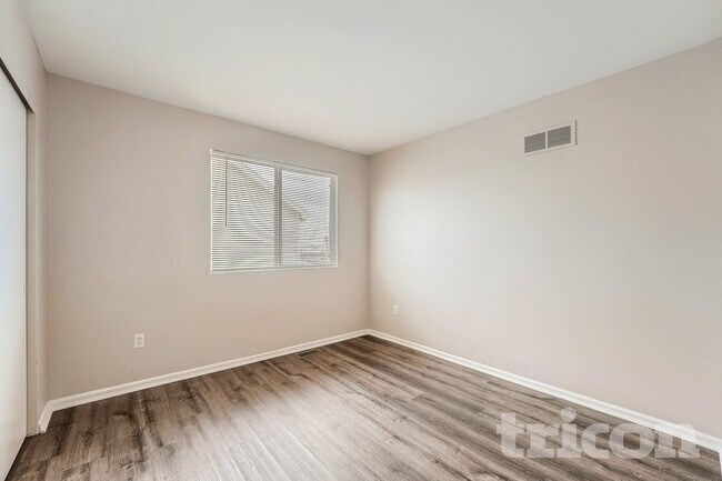 Building Photo - 10250 E 112th Way