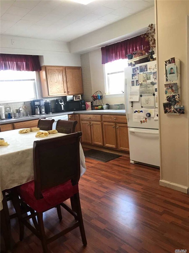 Building Photo - 74 Orchard St