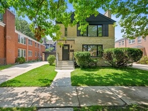 Building Photo - 511 Forest Ave
