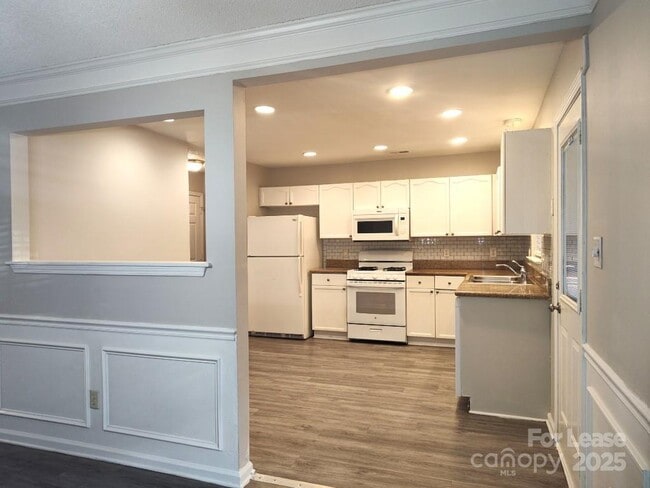 Building Photo - 14830 Cane Field Dr