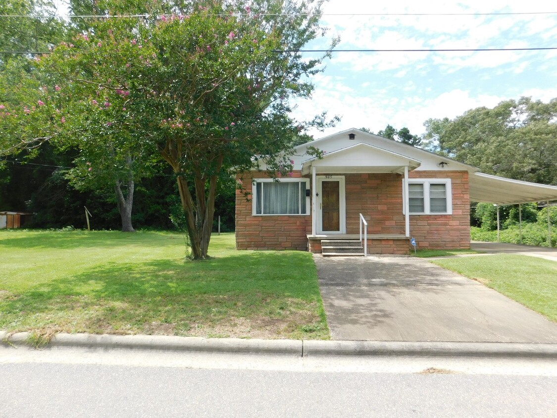 Primary Photo - 505 Fourth Street, Laurinburg, NC 28352