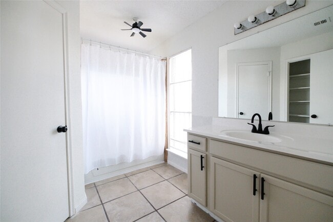 Building Photo - 3202 Rockrill Dr