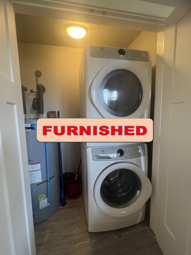 Building Photo - 8616-B-8685 85 St