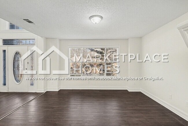 Foto del edificio - 205 Hunting Ct