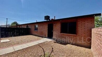 Building Photo - 1045 S Herbert Ave