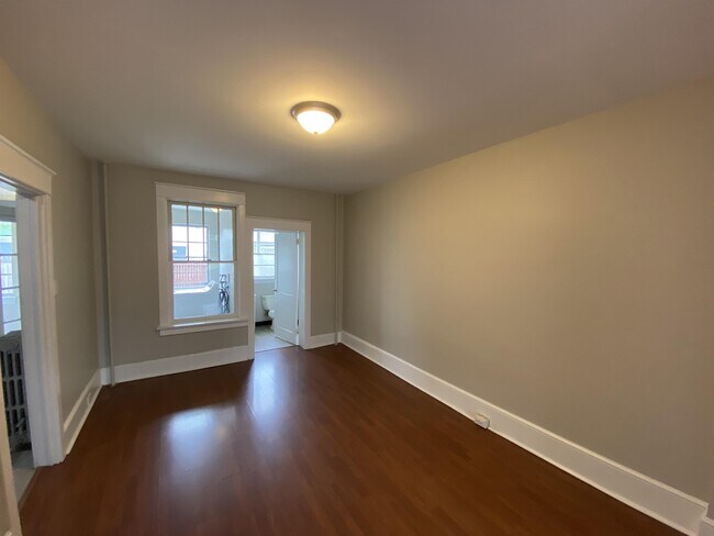 Building Photo - 1728 Paxton St
