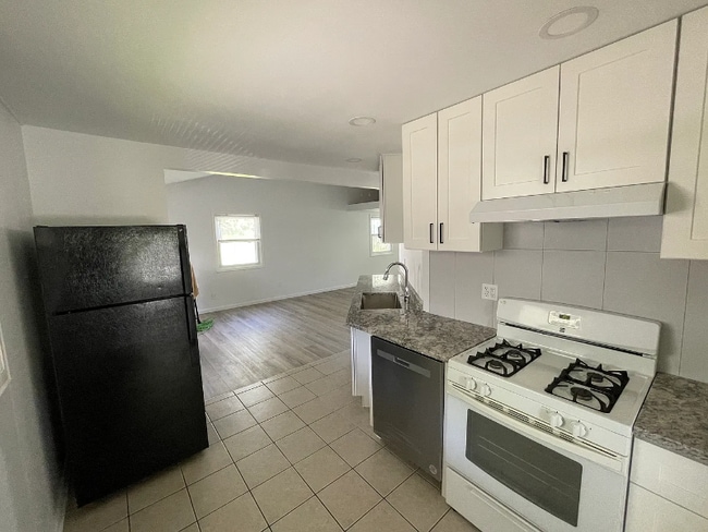 Foto del edificio - 345 Mockingbird Ln