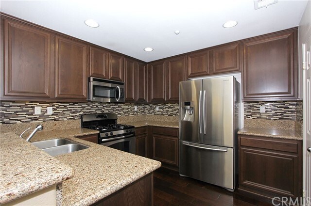 Foto del edificio - 44916 Honey Locust Dr