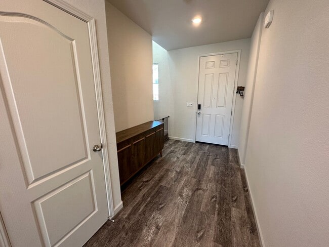 Building Photo - Energy Efficient Oakley Home Gated Community