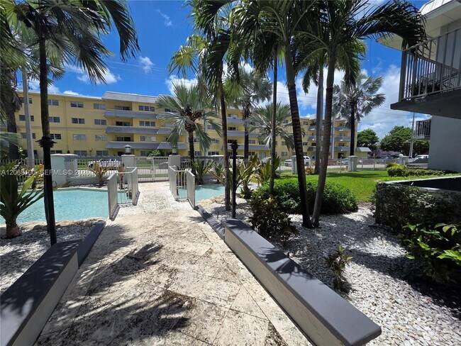 Foto del edificio - 7401 SW 82nd St