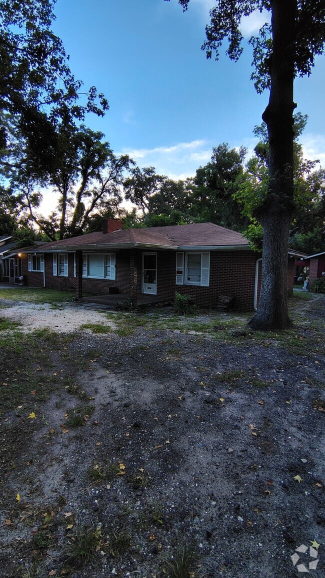 Building Photo - 3611 Hardee Ave