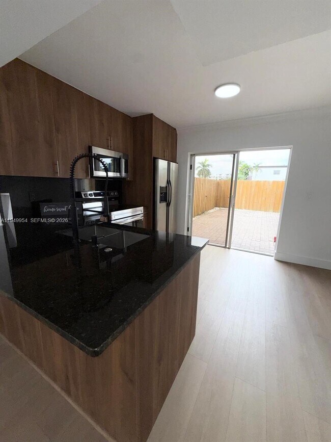 Foto del edificio - 8255 NW 6th Terrace