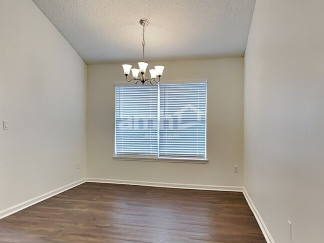 Building Photo - 2128 W Lymington Way