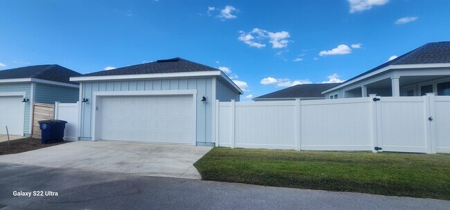 Building Photo - 1034 Blossom Street