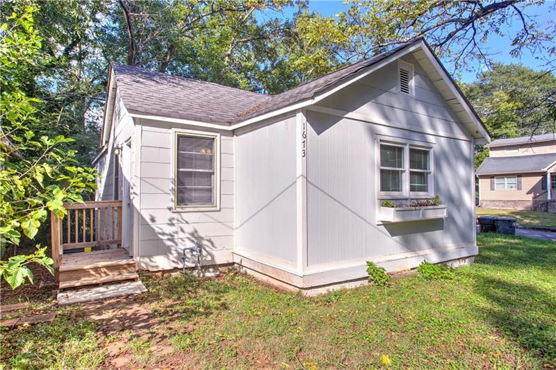Primary Photo - 1673 John Calvin Ave