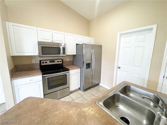 Foto del edificio - 630 SW 28th Terrace