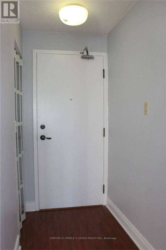 Photo du bâtiment - 4470-4470 Tucana Ct