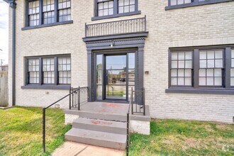 Building Photo - 324 NW 24th St