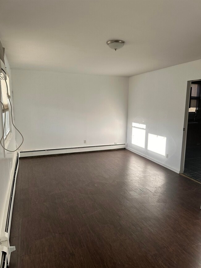 Building Photo - 472 Avenue A