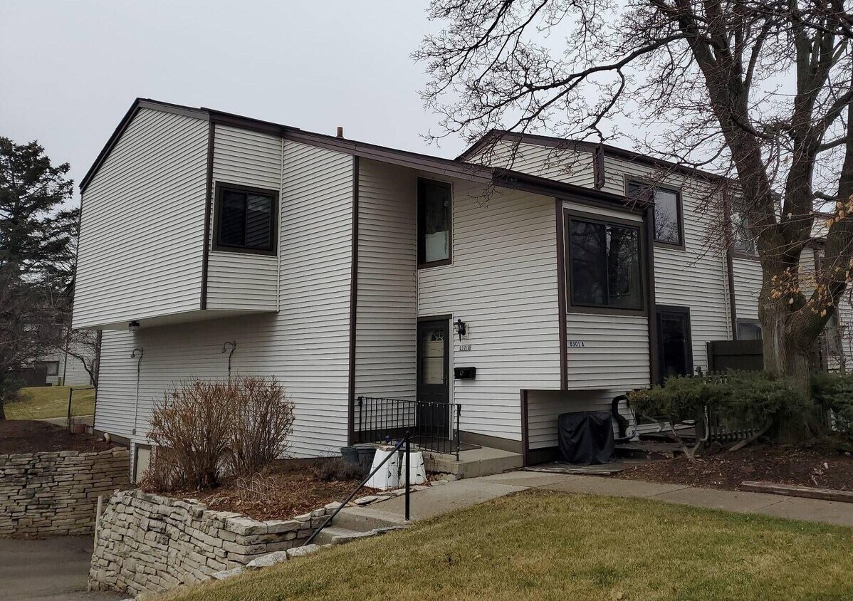 Foto principal - 8301 N 107th St