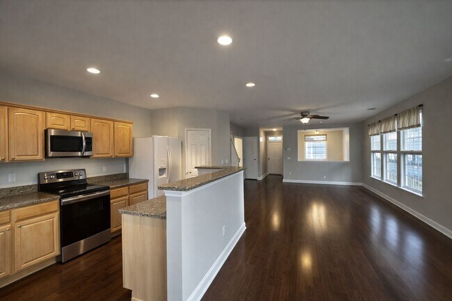 Building Photo - 121 Walnut Cove Dr