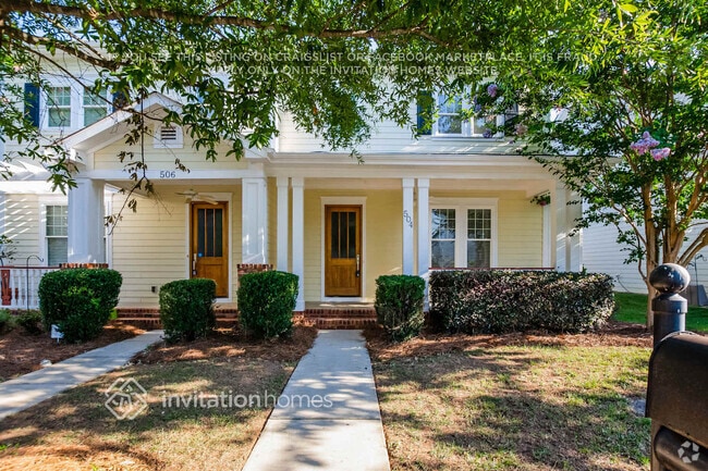 Building Photo - 504 Camellia St