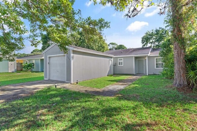 Foto del edificio - 540 Chateau Cir