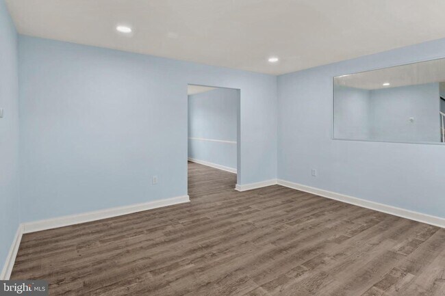 Building Photo - 2061 E Belvedere Ave