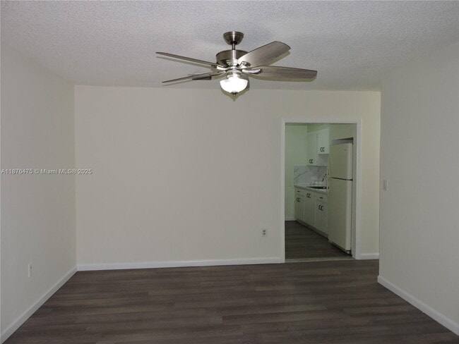 Foto del edificio - 681 NE 3rd Pl