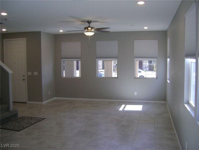 Building Photo - 3242 Trabia Ave