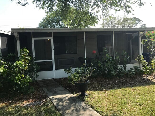 Foto del edificio - 583 7th Pl