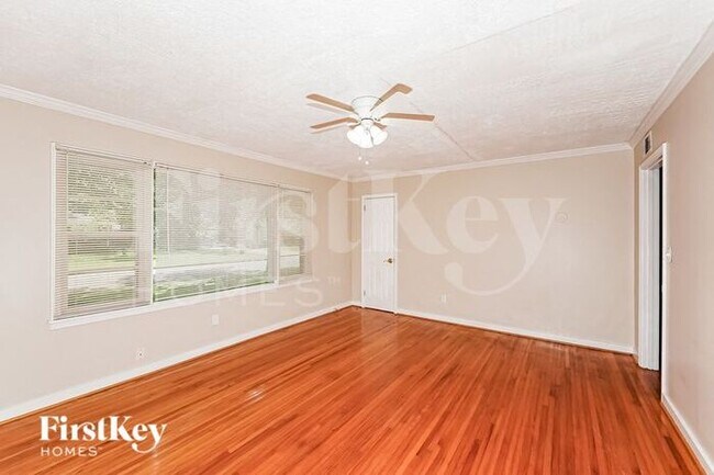 Building Photo - 308 Orange Cir