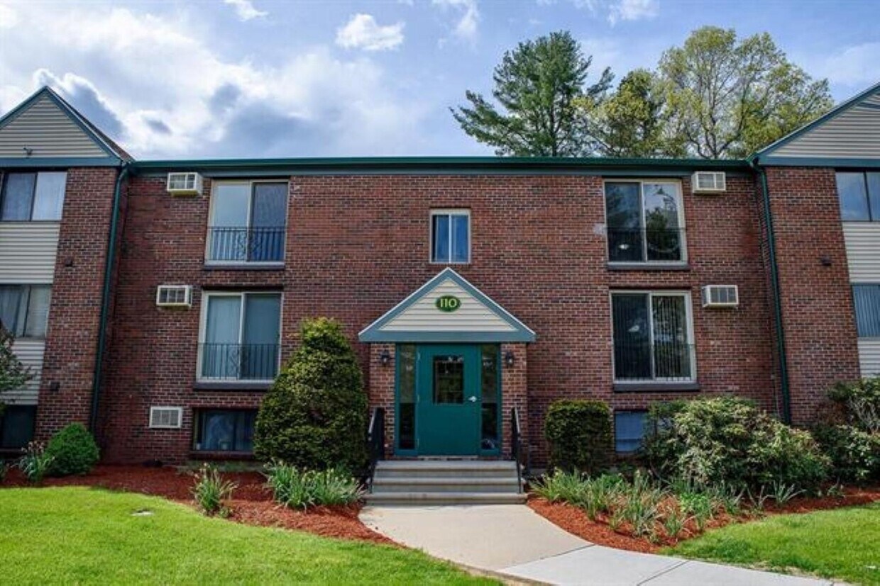 Primary Photo - 110 English Village Rd