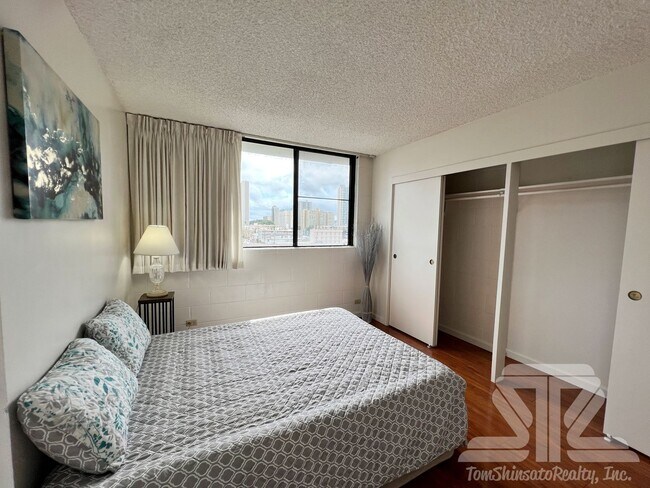 Foto del edificio - 2 Bedrooms | 2 Bathroom | 1 Parking in Makiki