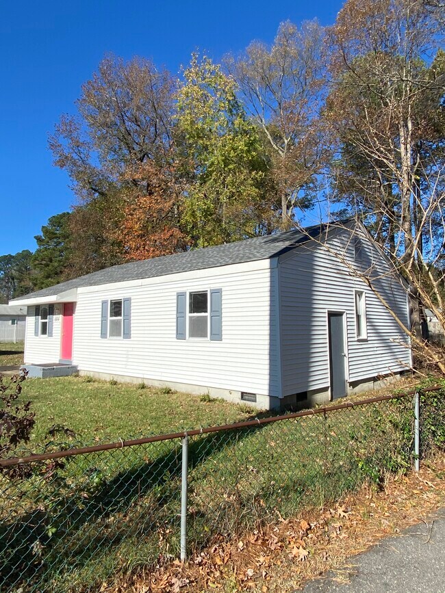 Foto del edificio - 604 Elmfield Dr