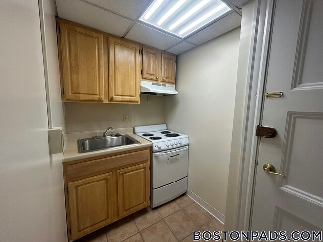Building Photo - 62 Boylston St