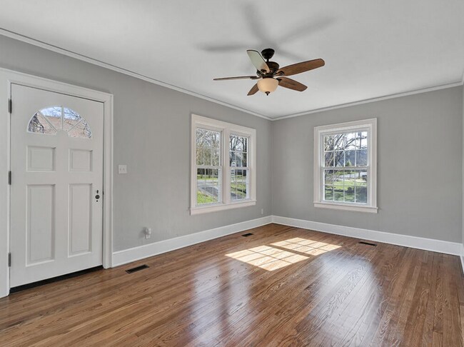 Foto del edificio - Charming 2 Bedroom Home with Fenced Yard in North Chattanooga!