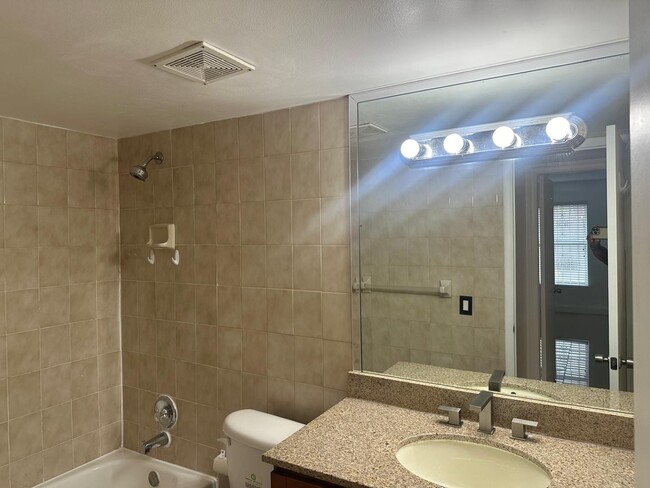 Foto del edificio - 5100 NW 7th St