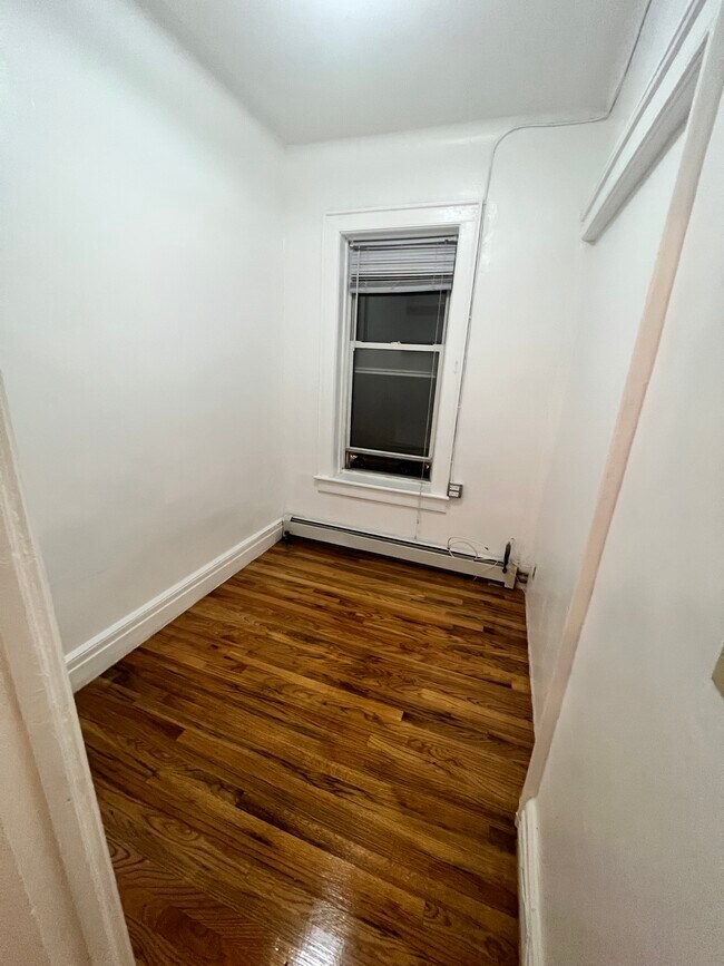 Foto del edificio - 1754 E 12th St
