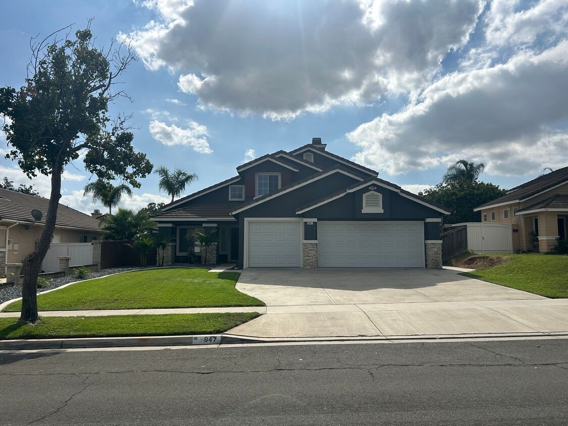 Primary Photo - Remodeled Home for Rent in Corona – Sunroo...