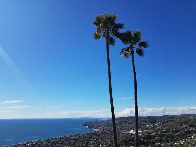 Building Photo - 1135 Katella St