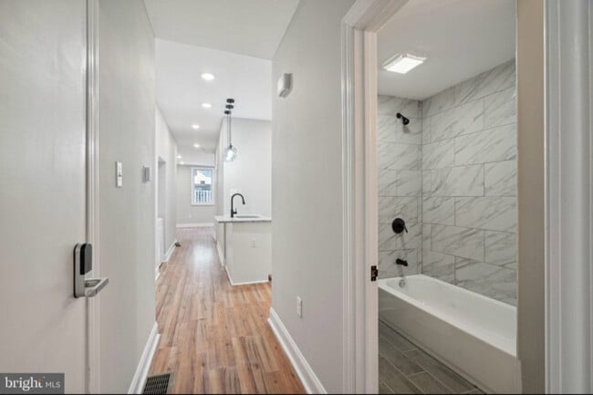 Building Photo - 2144 S 20th St