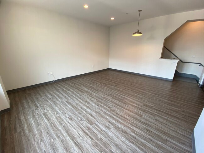 Foto del edificio - 117 E Berkeley St