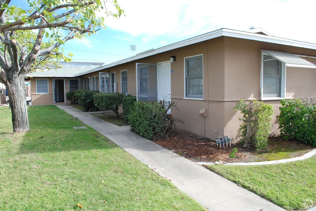 457 N Glassell St, Orange, CA 92866 Apartments in Orange, CA