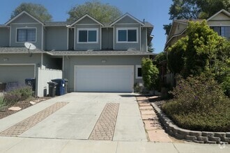 Building Photo - 69 Maranatha Dr